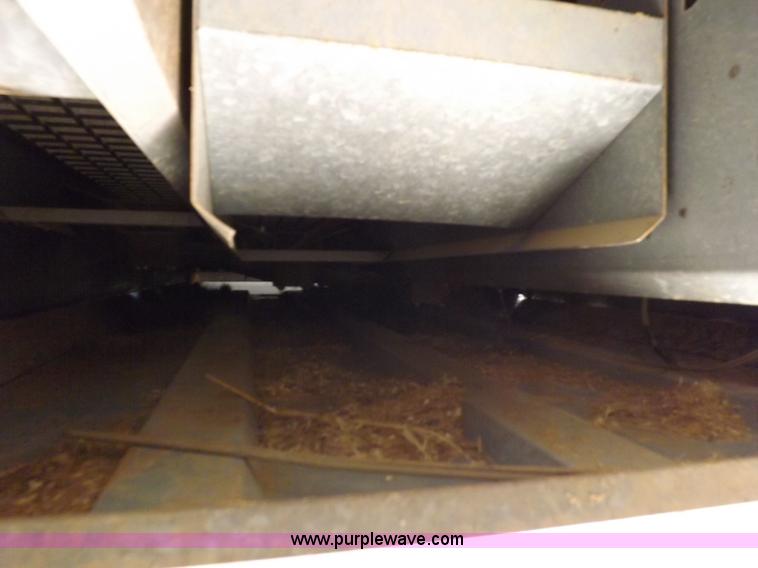 image for item K3977 1977 Gleaner M2 combine