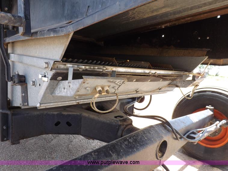 image for item K3977 1977 Gleaner M2 combine