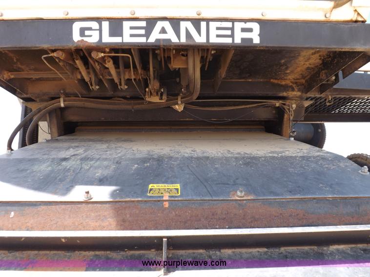 image for item K3977 1977 Gleaner M2 combine