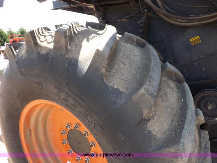 image for item K3977 1977 Gleaner M2 combine