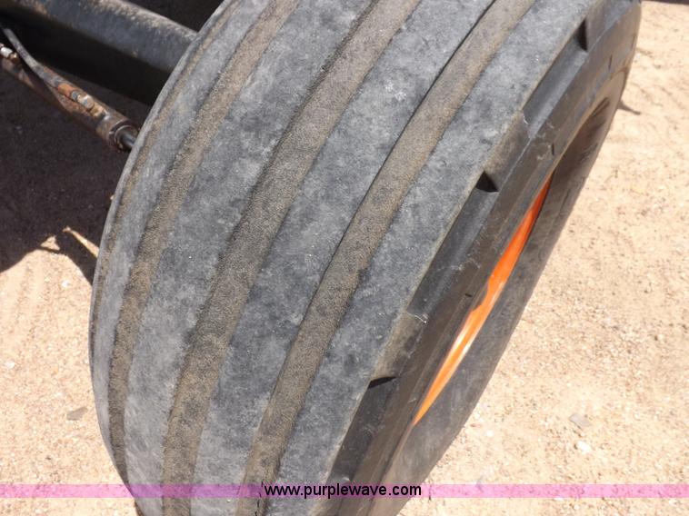 image for item K3977 1977 Gleaner M2 combine