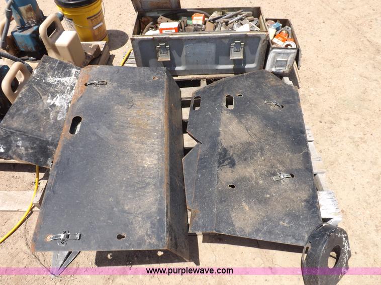 image for item K3977 1977 Gleaner M2 combine