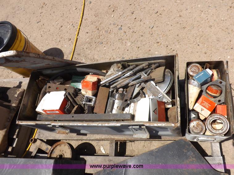 image for item K3977 1977 Gleaner M2 combine