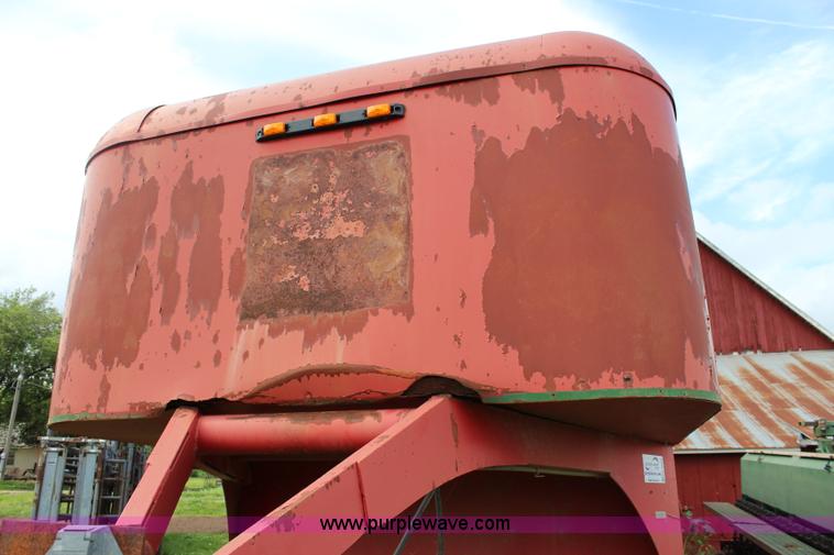 image for item K6884 2005 shop built gooseneck livestock trailer