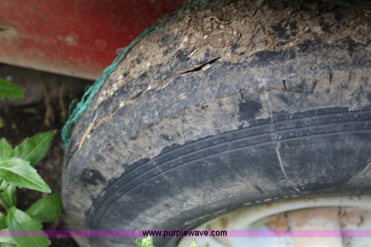 image for item K6884 2005 shop built gooseneck livestock trailer