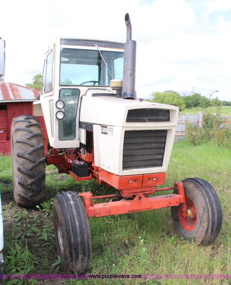 image for item K6885 1974 Case 1070 tractor