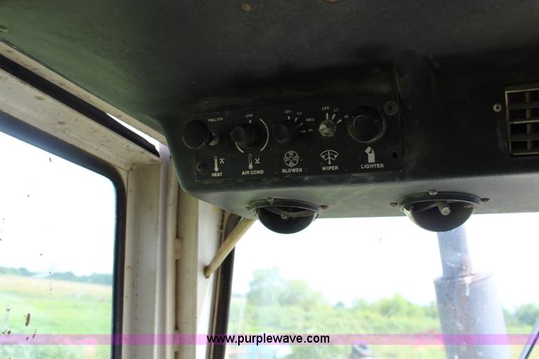 image for item K6885 1974 Case 1070 tractor