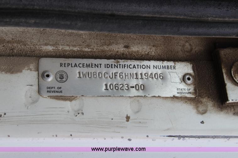 image for item K6991 1987 White WCM semi truck