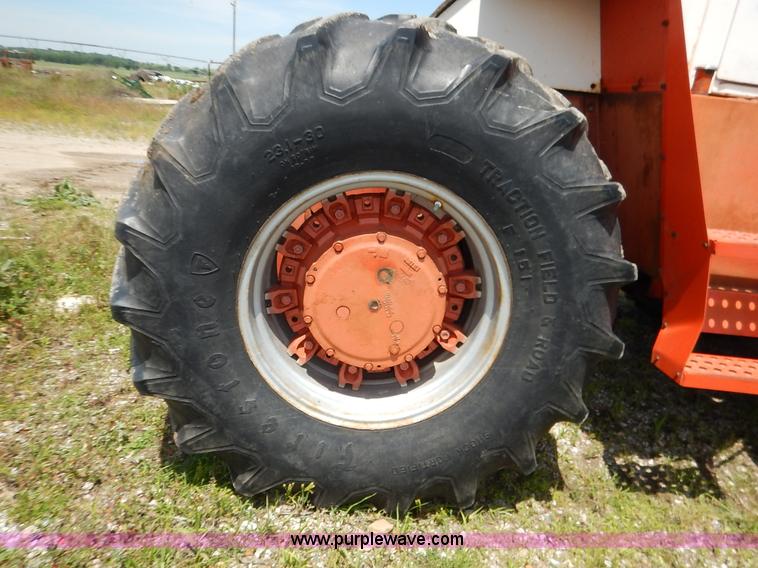 image for item K7423 1974 Case 2470 Traction King 4WD tractor