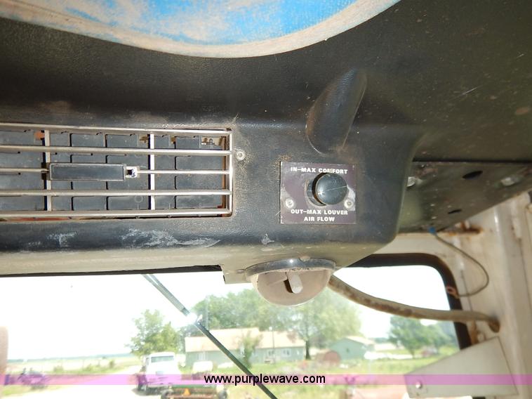 image for item K7423 1974 Case 2470 Traction King 4WD tractor