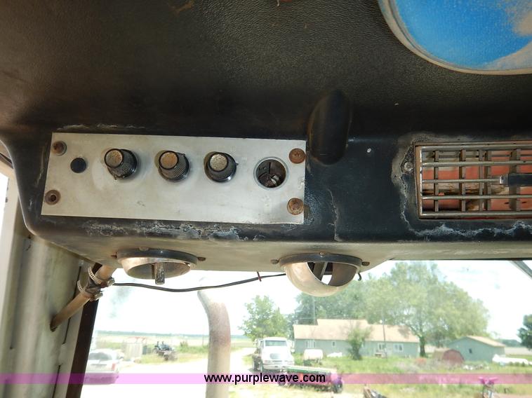 image for item K7423 1974 Case 2470 Traction King 4WD tractor