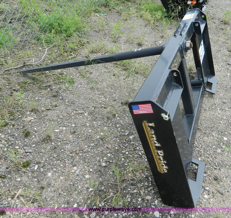 Land Pride BS10 bale spear in Salina, KS Item K8090 sold Purple Wave