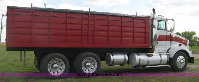 image for item K8614 1988 Kenworth T600 grain truck