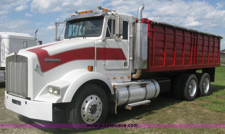 image for item K8614 1988 Kenworth T600 grain truck