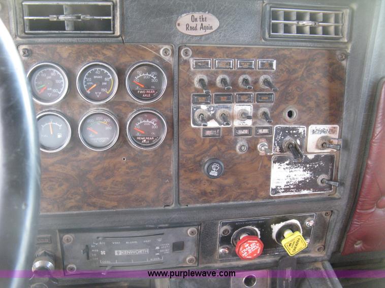 image for item K8614 1988 Kenworth T600 grain truck