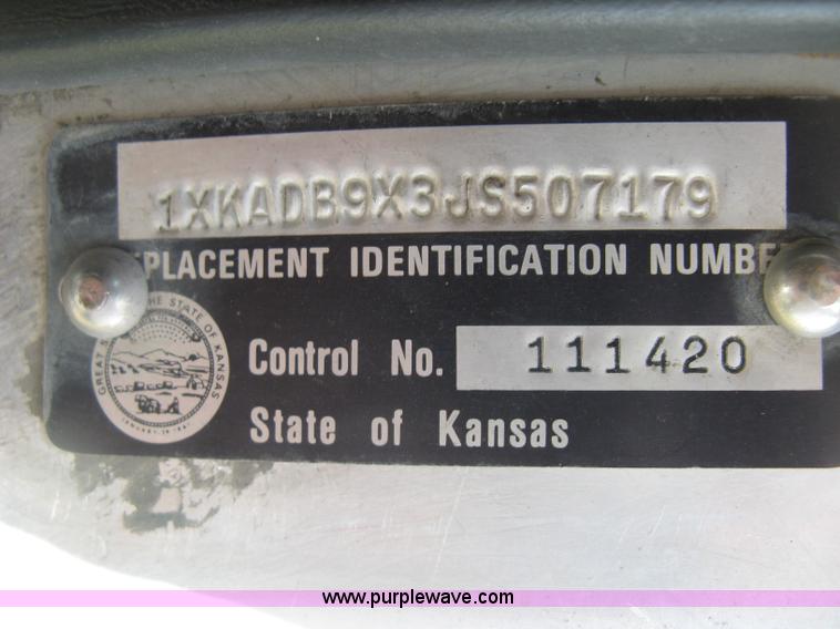 image for item K8614 1988 Kenworth T600 grain truck