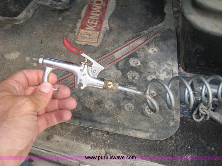 image for item K8614 1988 Kenworth T600 grain truck