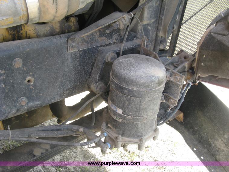 image for item K8614 1988 Kenworth T600 grain truck