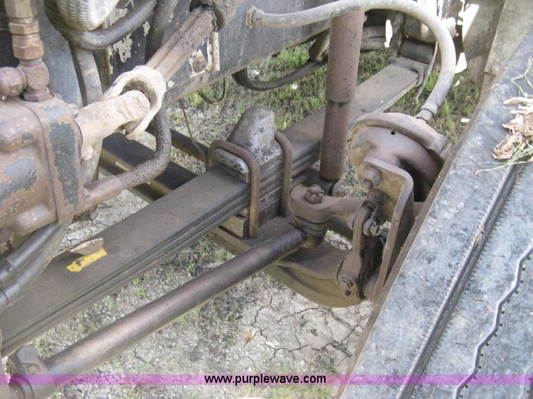 image for item K8614 1988 Kenworth T600 grain truck