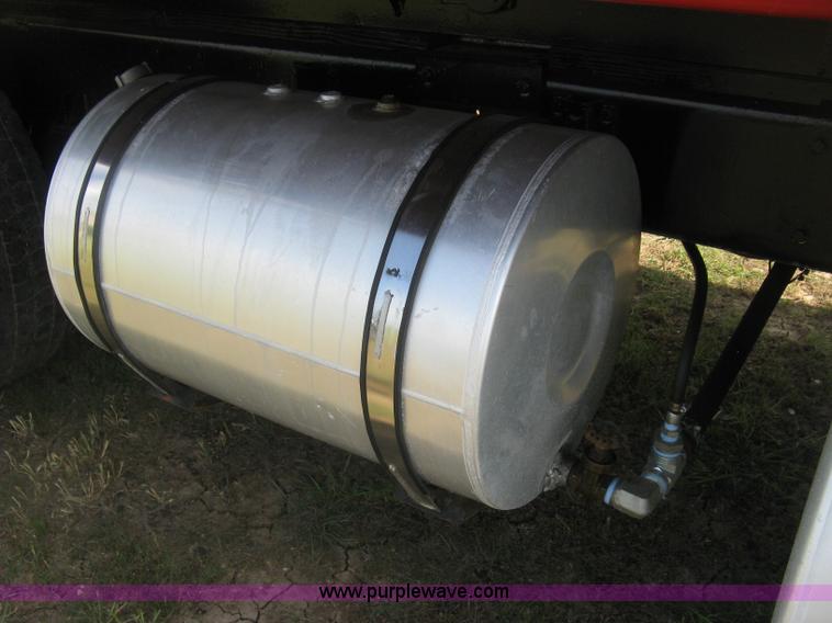 image for item K8614 1988 Kenworth T600 grain truck