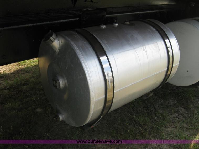 image for item K8614 1988 Kenworth T600 grain truck