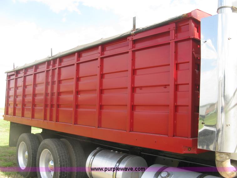 image for item K8614 1988 Kenworth T600 grain truck