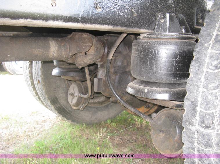 image for item K8614 1988 Kenworth T600 grain truck