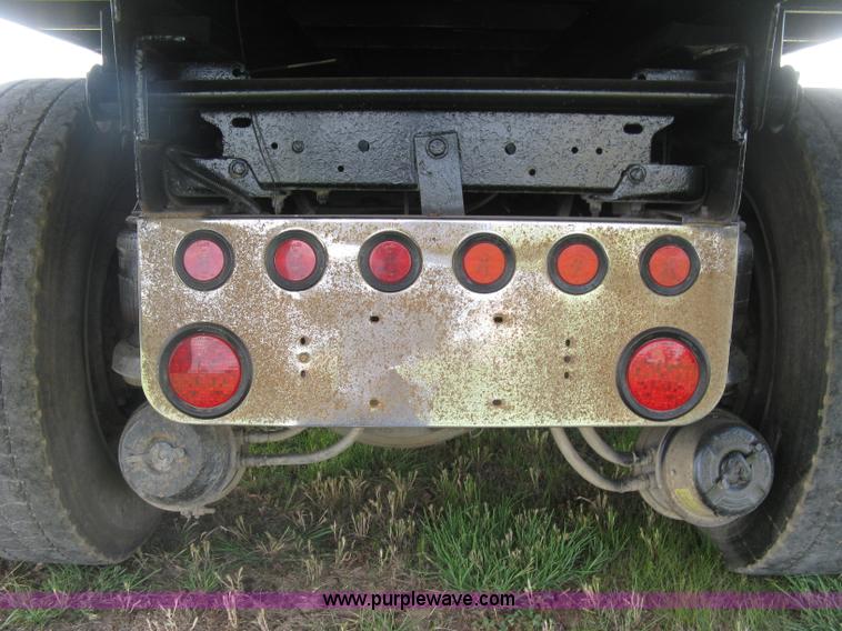 image for item K8614 1988 Kenworth T600 grain truck