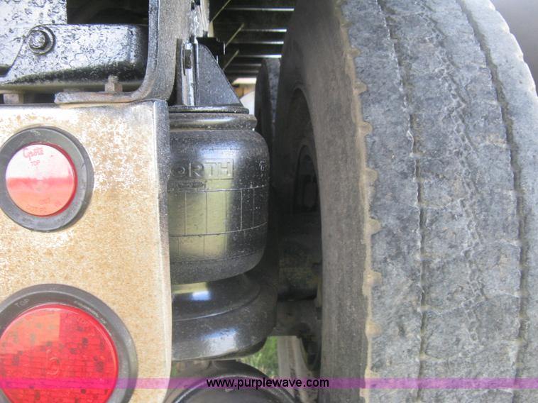 image for item K8614 1988 Kenworth T600 grain truck