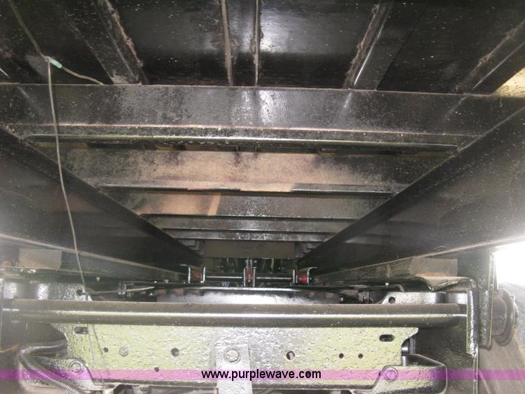 image for item K8614 1988 Kenworth T600 grain truck