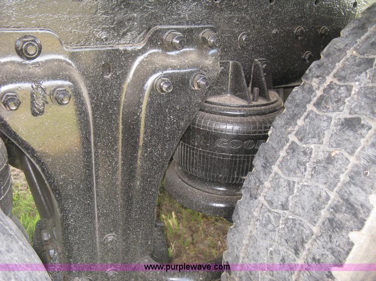 image for item K8614 1988 Kenworth T600 grain truck