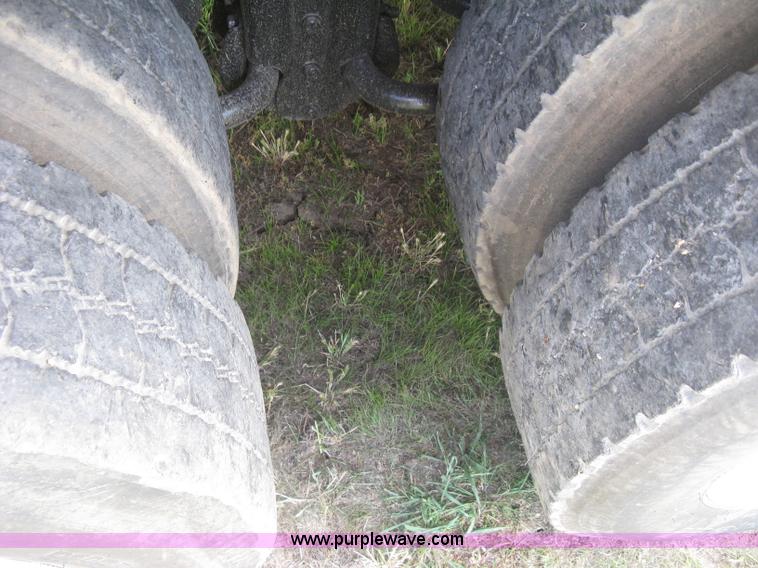 image for item K8614 1988 Kenworth T600 grain truck