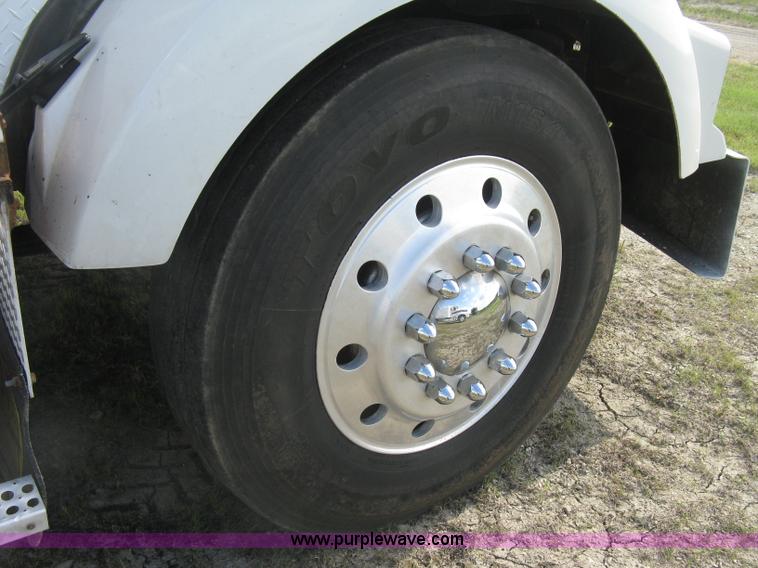 image for item K8614 1988 Kenworth T600 grain truck