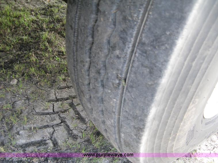 image for item K8614 1988 Kenworth T600 grain truck