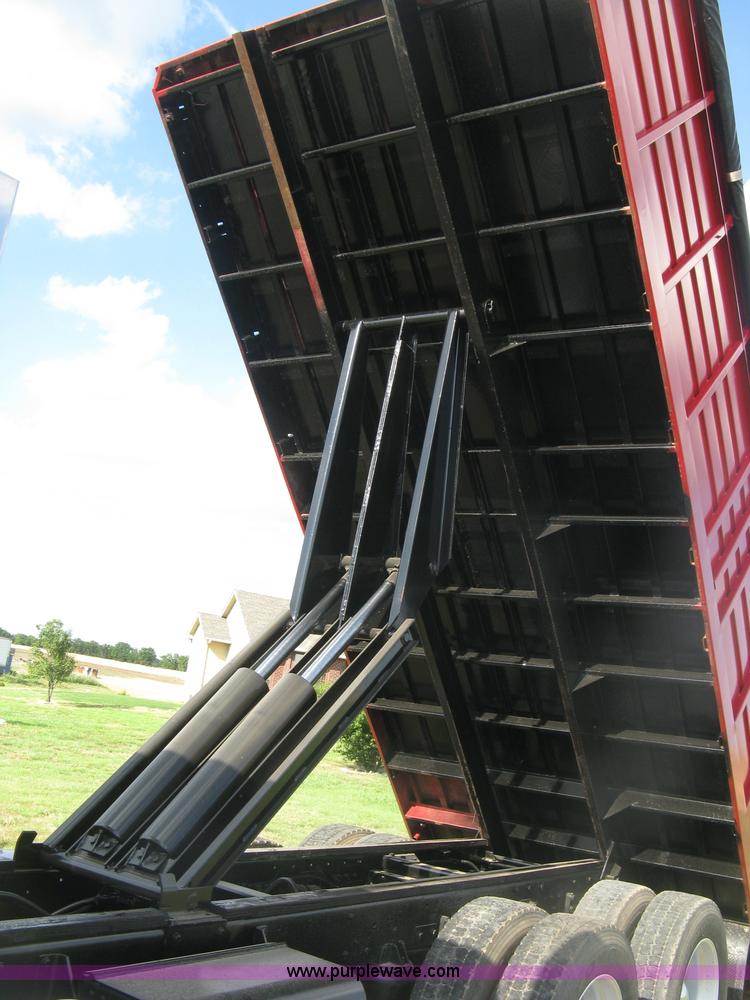 image for item K8614 1988 Kenworth T600 grain truck