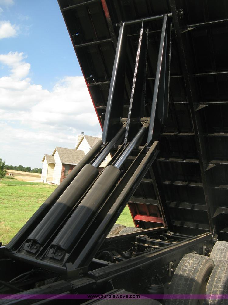 image for item K8614 1988 Kenworth T600 grain truck