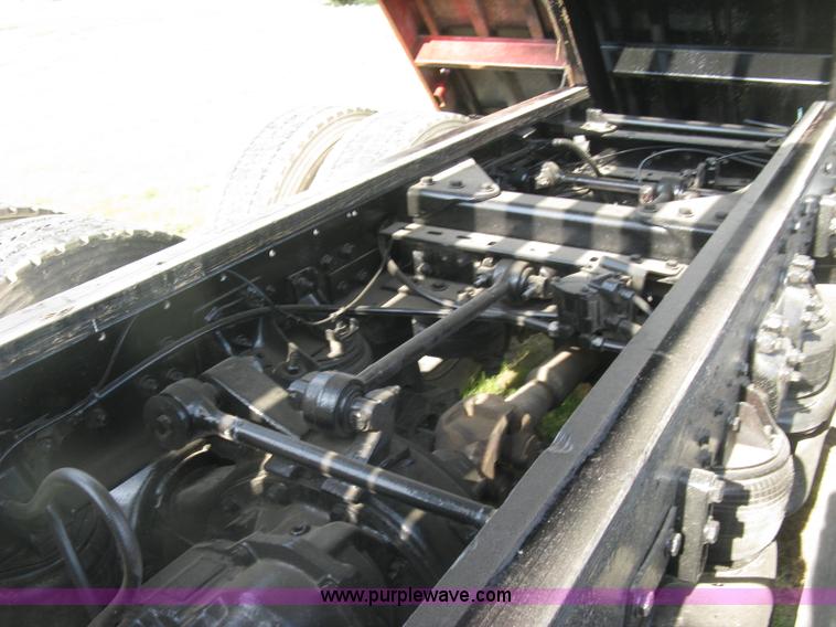 image for item K8614 1988 Kenworth T600 grain truck