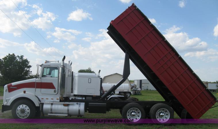 image for item K8614 1988 Kenworth T600 grain truck