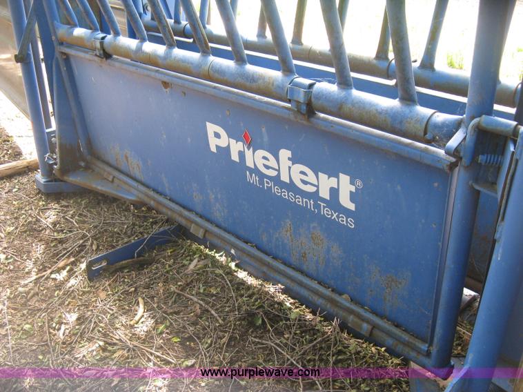 image for item K8618 Priefert squeeze chute