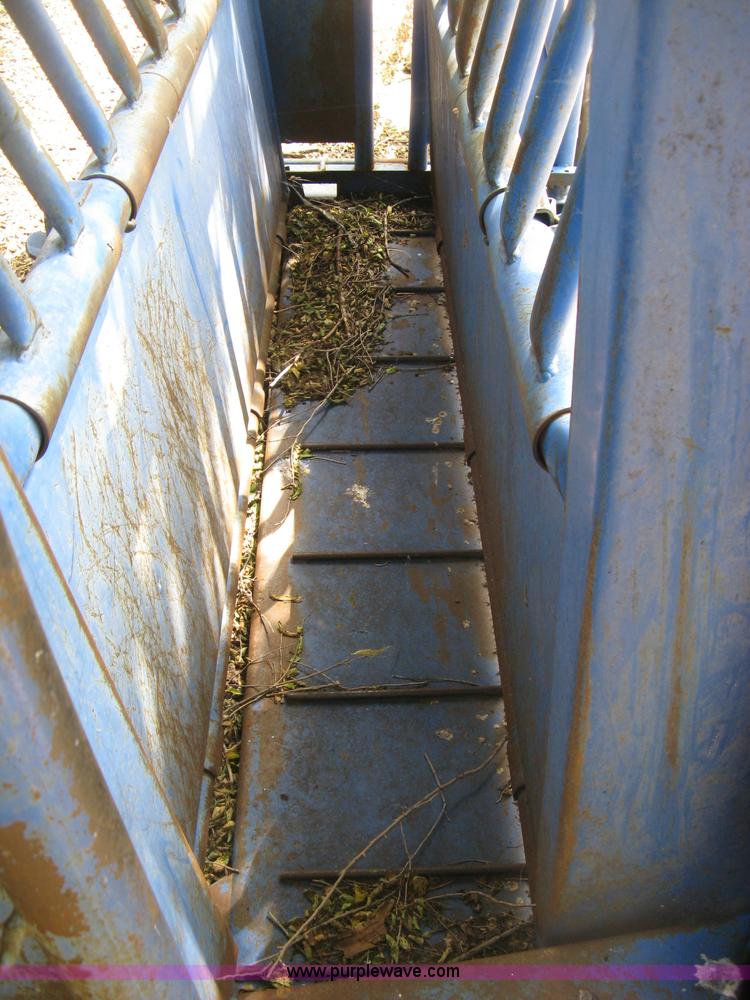 image for item K8618 Priefert squeeze chute