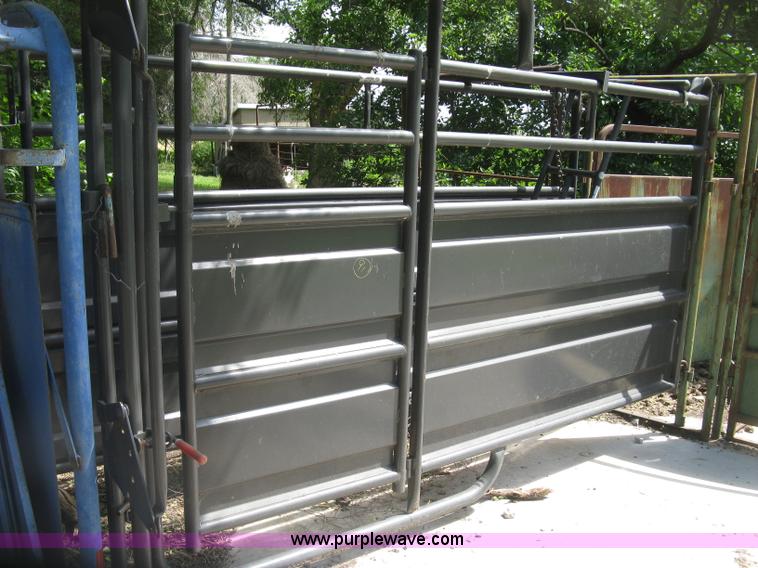 image for item K8618 Priefert squeeze chute