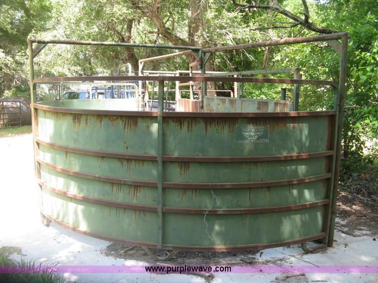 image for item K8618 Priefert squeeze chute