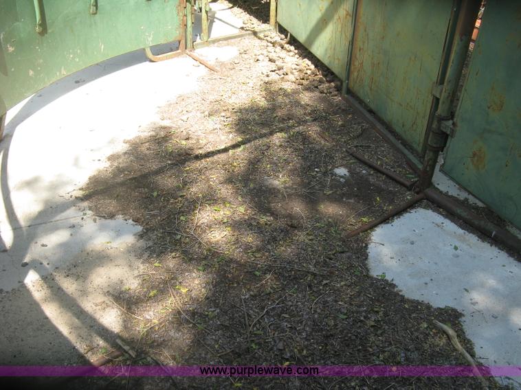 image for item K8618 Priefert squeeze chute