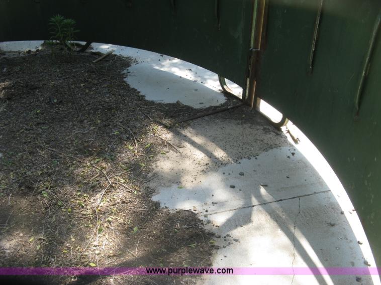 image for item K8618 Priefert squeeze chute