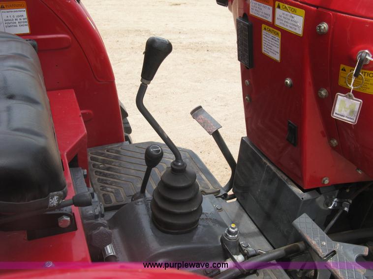image for item K8619 2010 Mahindra 4025 tractor