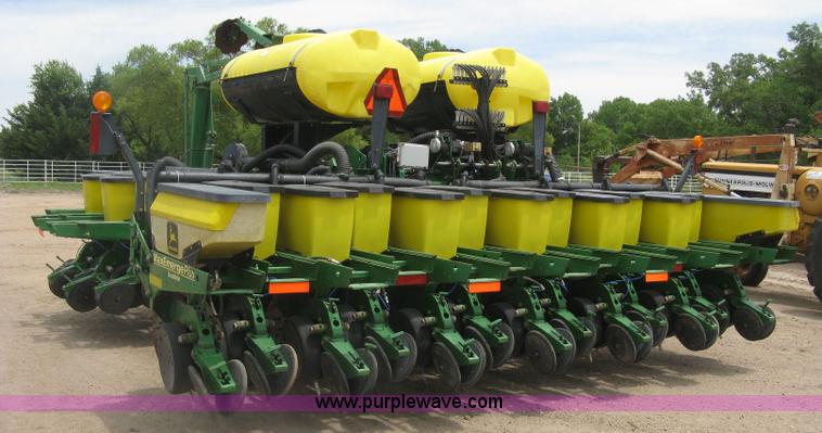 image for item K8621 John Deere 1780 planter