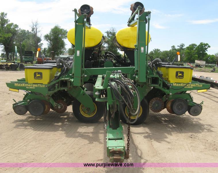 image for item K8621 John Deere 1780 planter