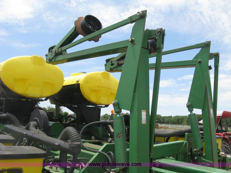 image for item K8621 John Deere 1780 planter