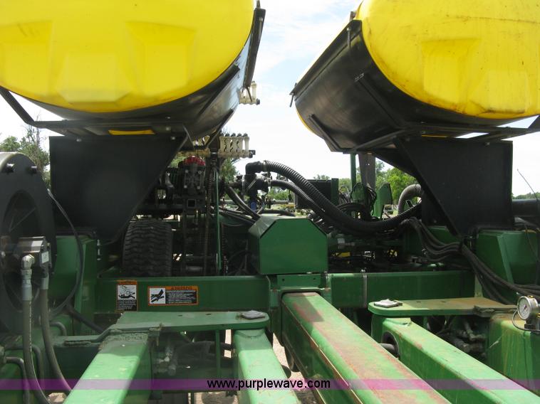 image for item K8621 John Deere 1780 planter