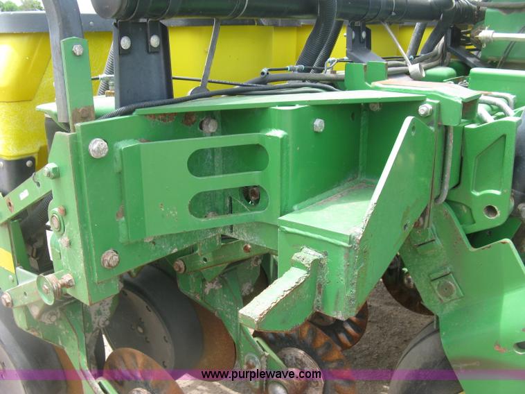image for item K8621 John Deere 1780 planter
